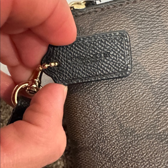 Coach double zip signature logo wristlet wallet with hangtag
